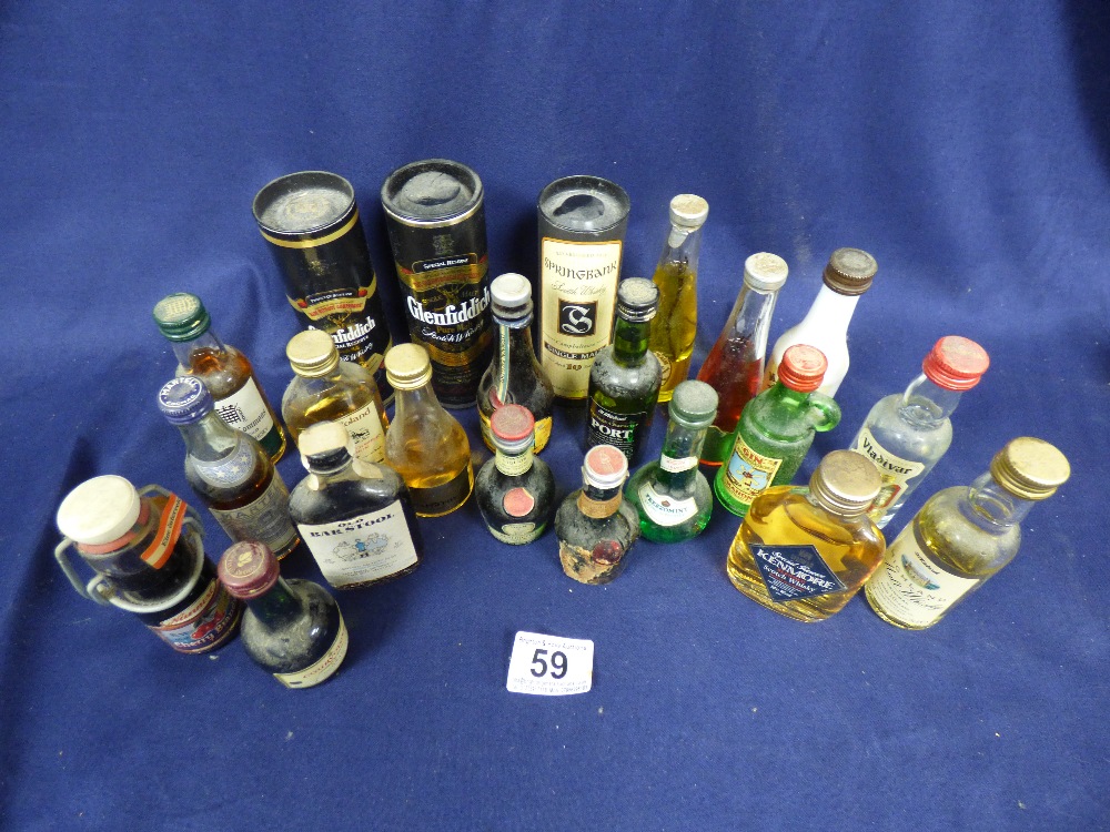 A LARGE COLLECTION OF ALCOHOL MINITURES, WHISKY, VODKA AND MORE, INCLUDING GLENFIDDICH SCOTCH - Image 3 of 5