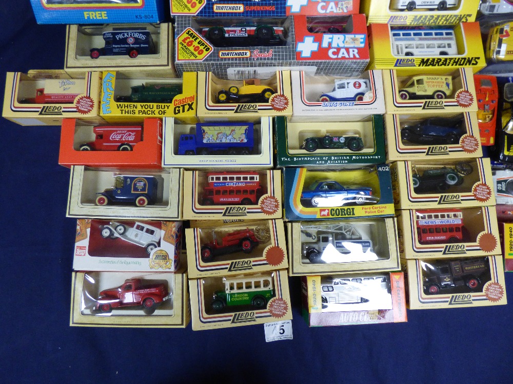 VARIOUS BOXED DIE CAST TOYS AND VEHICLES INCLUDING CORGI, LLEDO AND MATHCBOX - Image 4 of 4