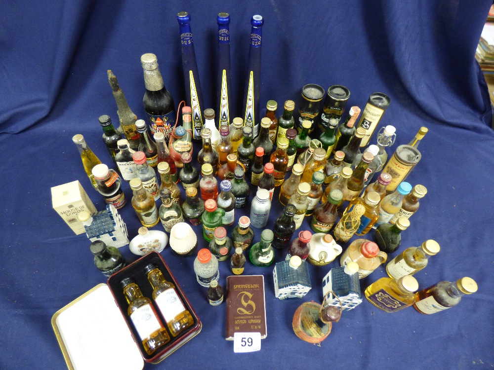 A LARGE COLLECTION OF ALCOHOL MINITURES, WHISKY, VODKA AND MORE, INCLUDING GLENFIDDICH SCOTCH