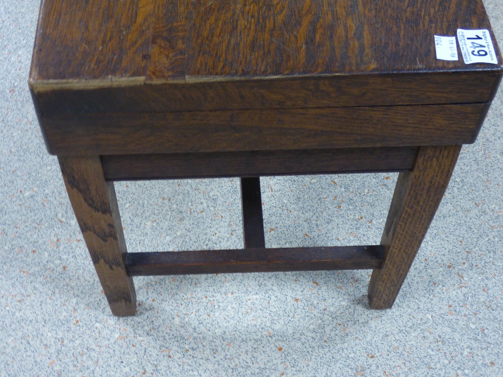 AN EARLY 20TH CENTURY OAK CANTEEN FOR CUTLERY (LACKING CONTENTS) RAISED UPON FOUR WOODEN LEGS, - Image 11 of 14