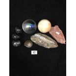 EIGHT ASSORTED FOSSILS AND STONES, INCLUDING AN AMMONITE AND MORE