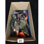 A VINTAGE ACTION MAN WITH VARIOUS ACCESSORIES AND OFFICIAL EQUIPMENT MANUAL, ALSO INCLUDING