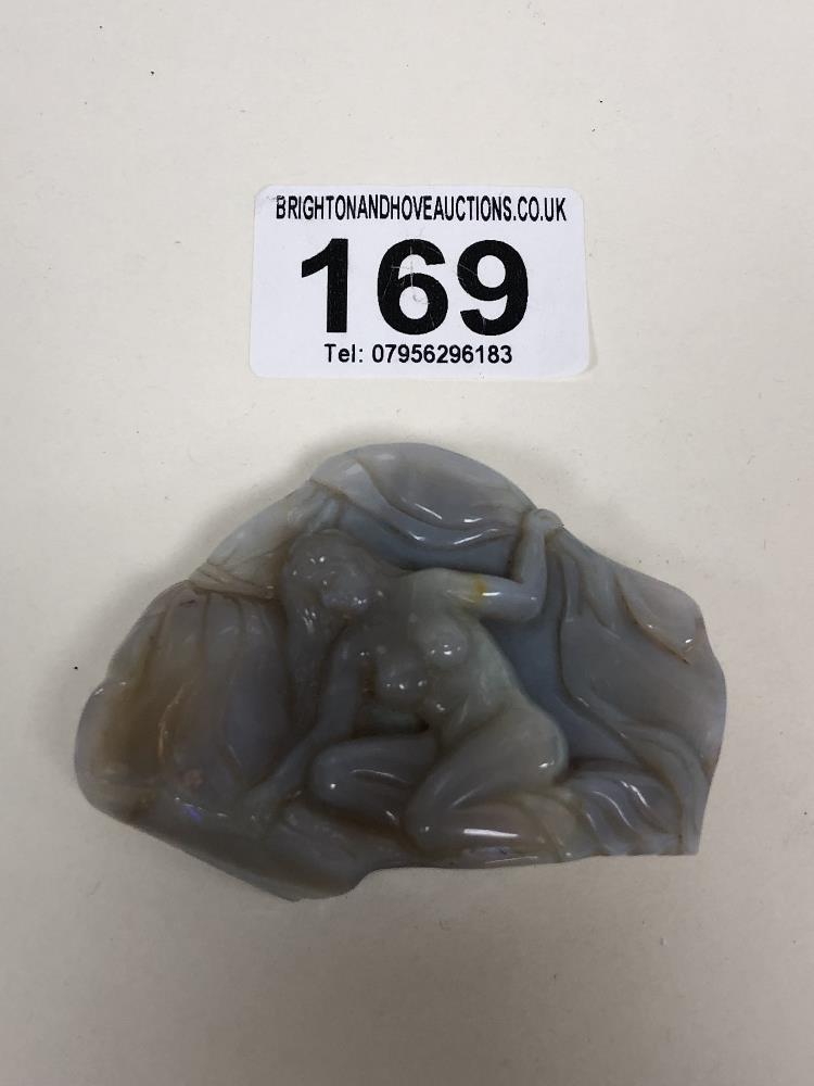 AN UNUSUAL CARVED OPAL STONE FIGURE OF A NUDE LADY, 6.5CM BY 5CM