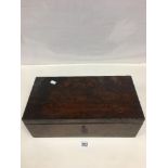 A GEORGIAN MAHOGANY WRITING SLOPE WITH A SLIDING DRAWER TO BASE (MISSING HOLDING PIN) 46.5CM WIDE