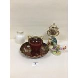 MIXED CERAMICS, INCLUDING A CARLTON WARE "ROUGE ROYAL" TWIN HANDLED VASE, A SIMILAR PLATE, T GOODE &