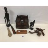 MIXED COLLECTIBILES, INCLUDING TWO CARVED WOODEN FIGURES, A MINIATURE TABLE TOP DESK, TWO CARVED