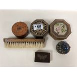 A VICTORIAN TUNBRIDGE WARE INLAID BRUSH AND FIVE SMALL DECORATIVE BOXES