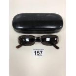 A PAIR OF GUCCI SUNGLASSES, GG 2452/S E9W, IN ORIGINAL CASE