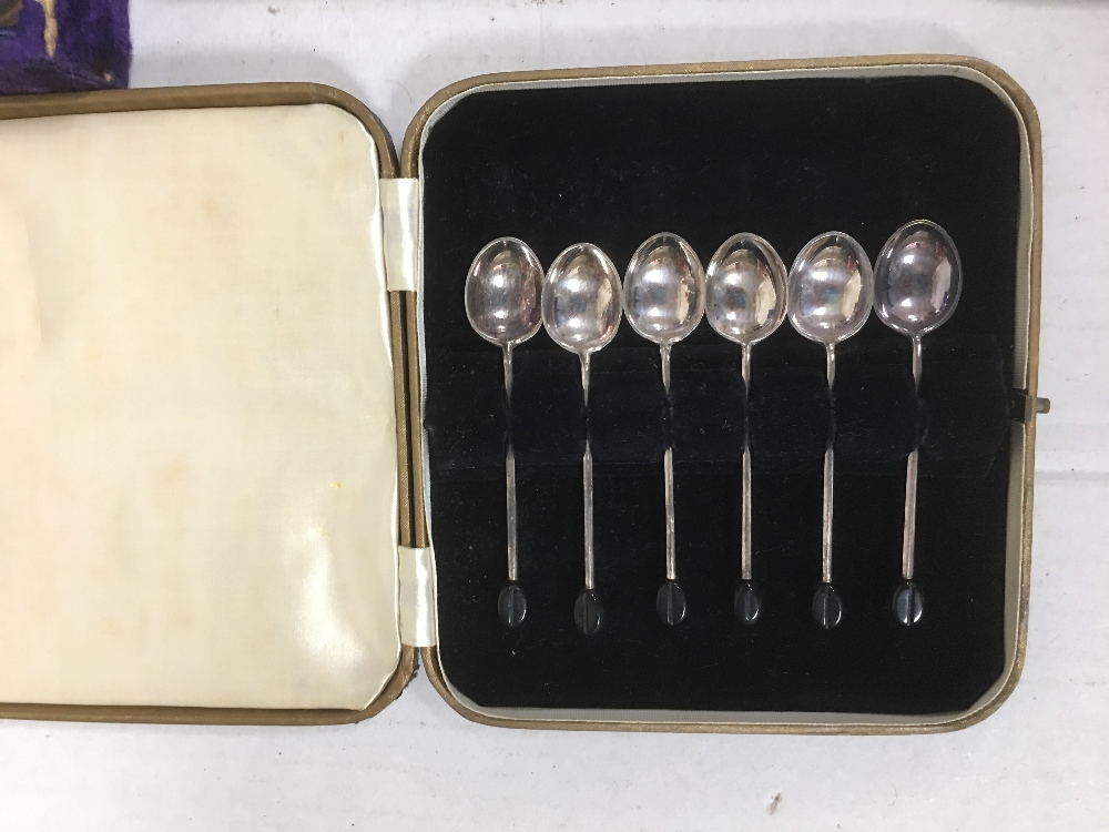 3 CASED EPNS ITEMS COFFEE BEAN SPOONS, 4 GOBLETS AND TEA SPOONS - Image 3 of 3