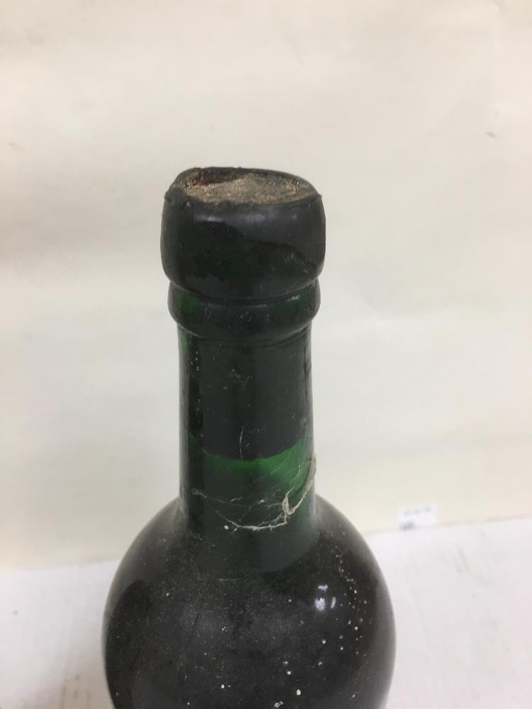 TWO BOTTLES OF VINTAGE PORT; WARRE VINTAGE 1963 AND COCKBURN VINTAGE 1960, BOTH SHIPPED AND - Image 5 of 5