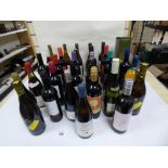 A LARGE COLLECTION OF VINTAGE WINE, APPROX 32 BOTTLES IN TOTAL