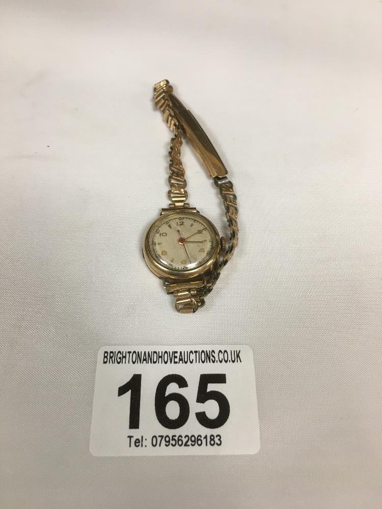 A 9CT GOLD COCKTAIL WATCH ON ROLLED GOLD STRAP, MANUAL MOVEMENT