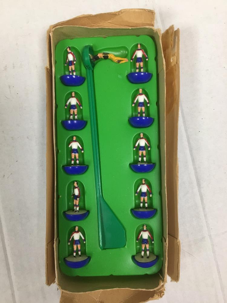 VINTAGE SUBBUTED TABLE SOCCER TEAMS AND ACCESSORIES INCLUDING ENGLAND - Image 2 of 4