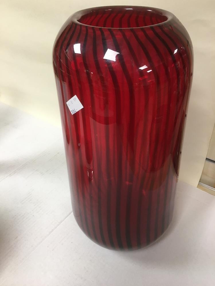 MAINLY COLLECTION OF ART GLASS INCLUDING LARGE RED VASE FROM HABITAT - Image 2 of 4