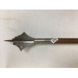A REENACTMENT METAL MACE WITH WOODEN HANDLE, 89.5CM LONG