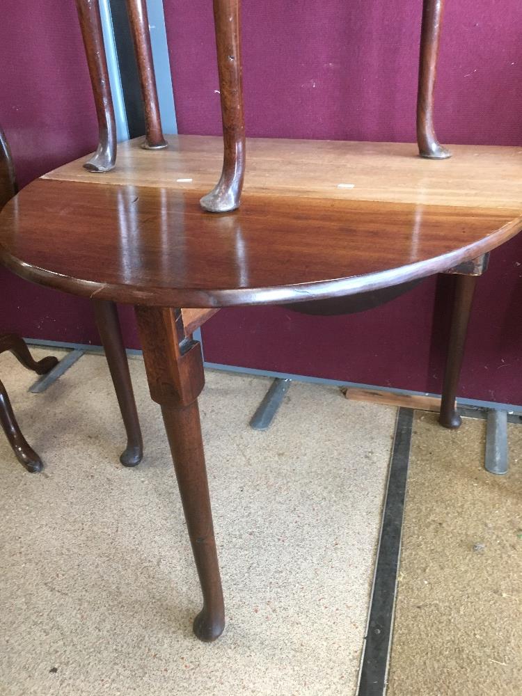 TWO MAHOGANY GEORGIAN DROPLEAF TABLES - Image 5 of 5