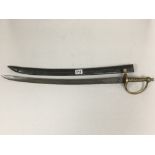 A LARGE EUROPEAN SABRE SWORD WITH BRASS HANDLE AND POMMEL, IN ORIGINAL LEATHER SHEATH, 82CM LONG