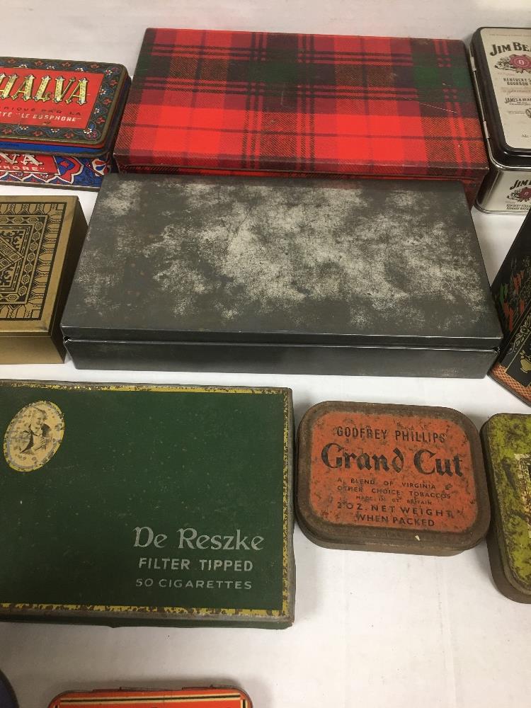 A COLLECTION OF VINTAGE TINS INCLUDING CIGARETTE AND TEA - Image 5 of 10