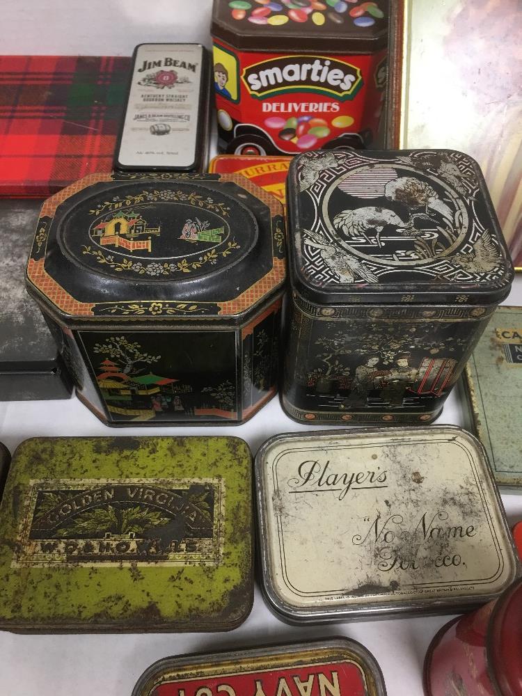 A COLLECTION OF VINTAGE TINS INCLUDING CIGARETTE AND TEA - Image 4 of 10