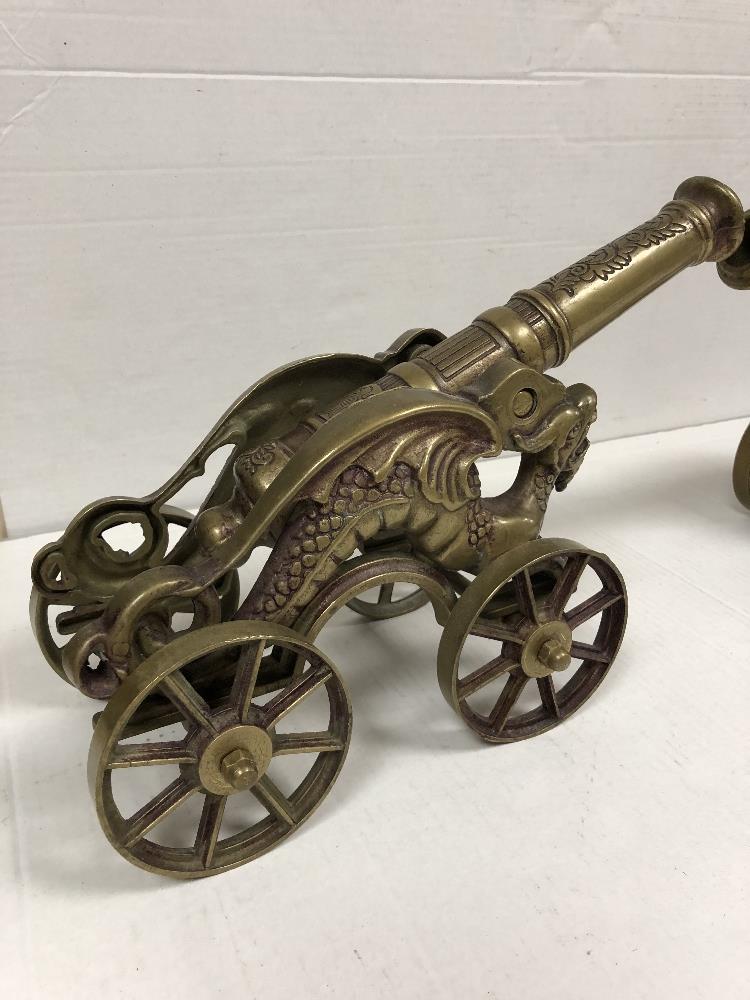 TWO HEAVY DECORATIVE BRASS CANONS WITH DRAGONS TO THE SIDES - Image 2 of 4