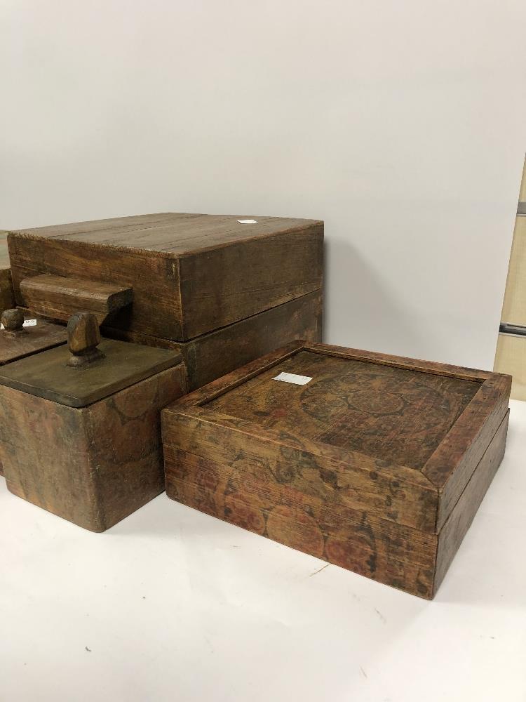 EIGHT VINTAGE BOXES - Image 4 of 26