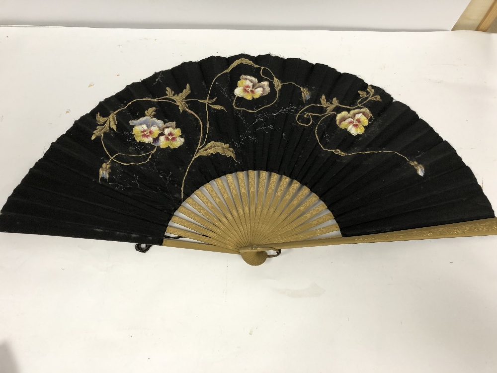 FIVE VINTAGE FANS AND A PARASOL - Image 14 of 18