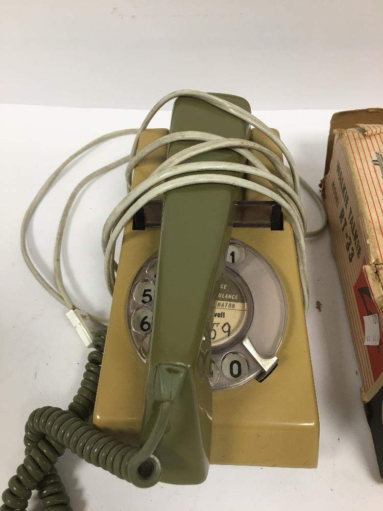 A GPO BAKELITE TELEPHONE, TOGETHER WITH A TRANSISTOR TRANSCEIVER WALKIE TALKIE BY LANCER IN ORIGINAL - Image 2 of 5