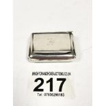 A SILVER SNUFF BOX OF RECTANGULAR FORM, HALLMARKED CHESTER 1920 BY CLARK & SEWELL, 25.7G