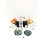 AN ASSORTMENT OF GLASSWARE, INCLUDING TWO "PRINCESS HOUSE" CRYSTAL ANIMALS, TWO PIECES OF CARNIVAL