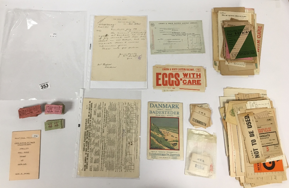 A LARGE ASSORTMENT OF VINTAGE BUS AND RAILWAY PAPER EPHEMERA, INCLUDING TICKETS AND OTHER DOCUMENTS - Image 2 of 6