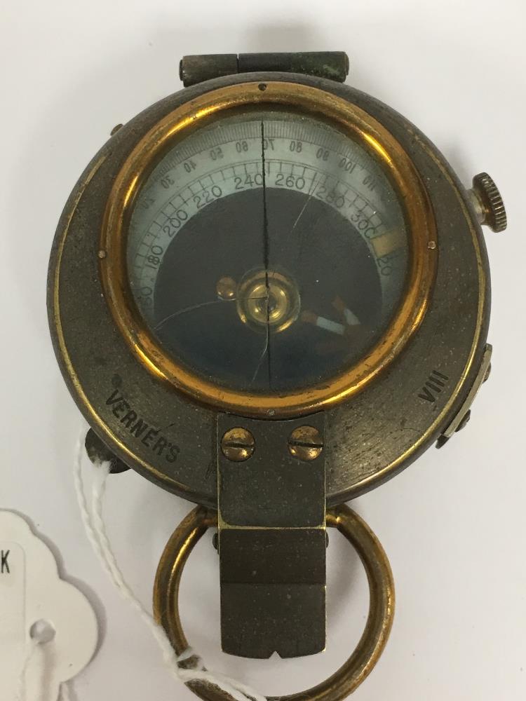 A WWI VERNERS PATTERN MK VIII MILITARY MARCHING COMPASS - Image 2 of 4