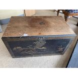 AN EARLY OAK BLANKET CHEST WITH ORIENTAL SCENES TO THE FRONT 92 X 53 X 50CMS