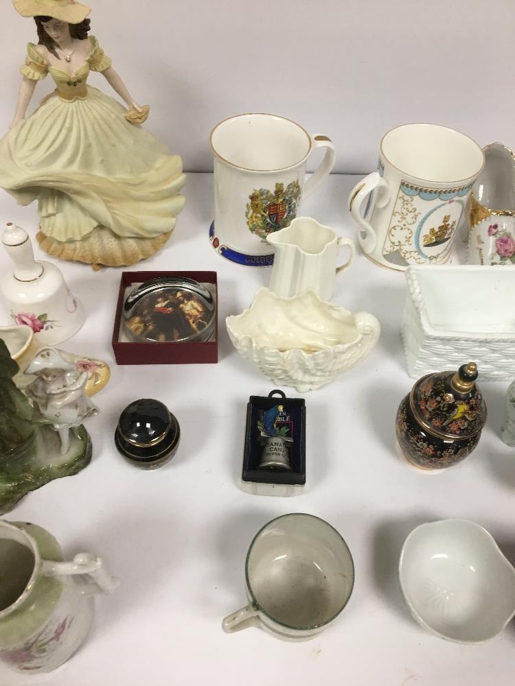 A MIXED GROUP OF ASSORTED CERAMICS, INCLUDING A COALPORT LADY "AGE OF ELEGANCE TEA DANCE" AND MUCH - Image 3 of 12