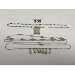 FOUR VINTAGE 925 SILVER NECKLACES, INCLUDING A ROPETWIST AND ONE WITH A SCROLL PENDANT, TOTAL WEIGHT