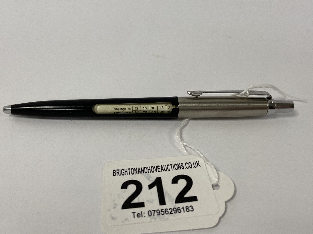 AN UNUSUAL VINTAGE PARKER BALLPOINT PEN WITH ROTATING DECIMAL CURRENCY CONVERTER