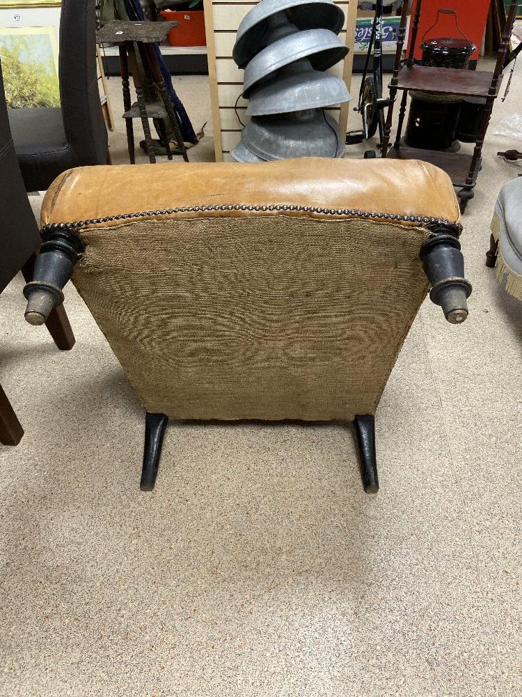 A VINTAGE BROWN LEATHER CLUB ARMCHAIR - Image 5 of 5
