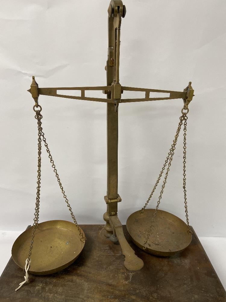 A SET OF W&T AVERY LTD WEIGHING SCALES, 71CM HIGH - Image 2 of 7