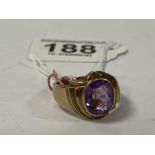 A 10CT YELLOW GOLD RING SET WITH A LARGE AMETHYST, RING SIZE T, 7.2G