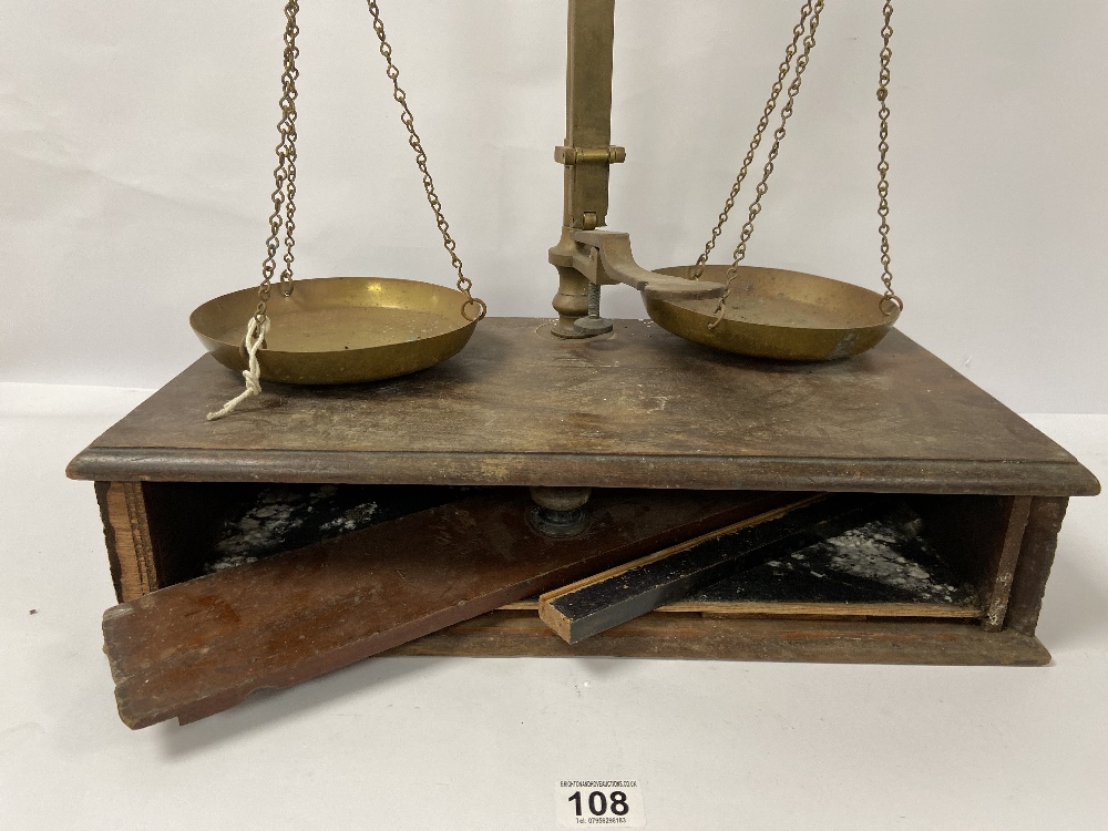 A SET OF W&T AVERY LTD WEIGHING SCALES, 71CM HIGH - Image 3 of 7