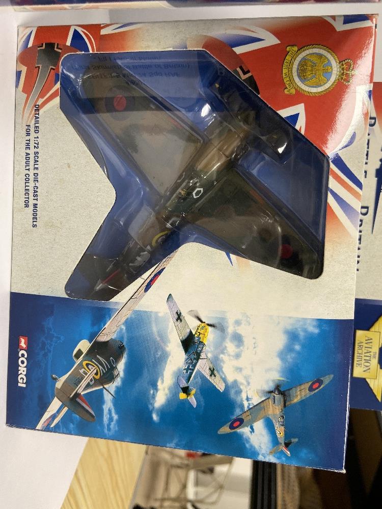 THREE CORGI BATTLE OF BRITAIN "COMMEMORATING 60 YEARS" AEROPLANE MODELS, INCLUDING 49001 SPITFIRE - Image 3 of 5