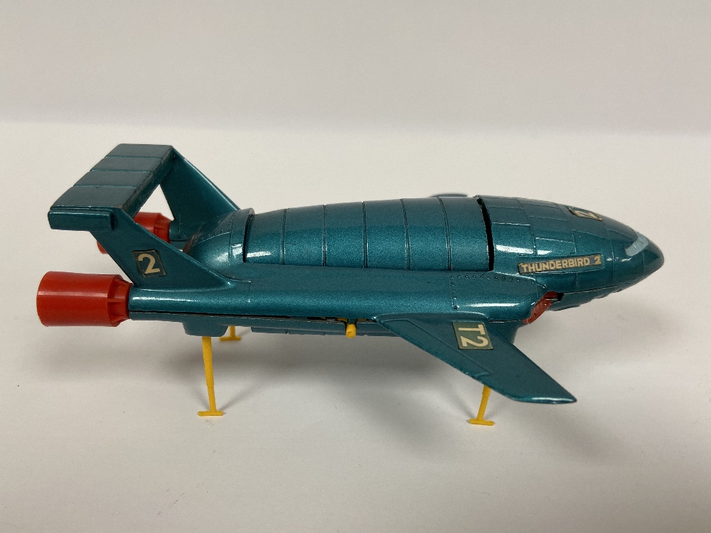 A DINKY TOYS 101 THUNDERBIRDS 2 & 4 IN ORIGINAL BOX, MADE IN ENGLAND BY MECCANO UNDER LICENCE FOR - Image 5 of 6