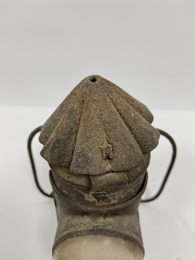 A SMALL EARLY METAL CANDLELIT RAILWAY LAMP WITH DOMED GLASS FRONT, 16.5CM HIGH - Image 3 of 4