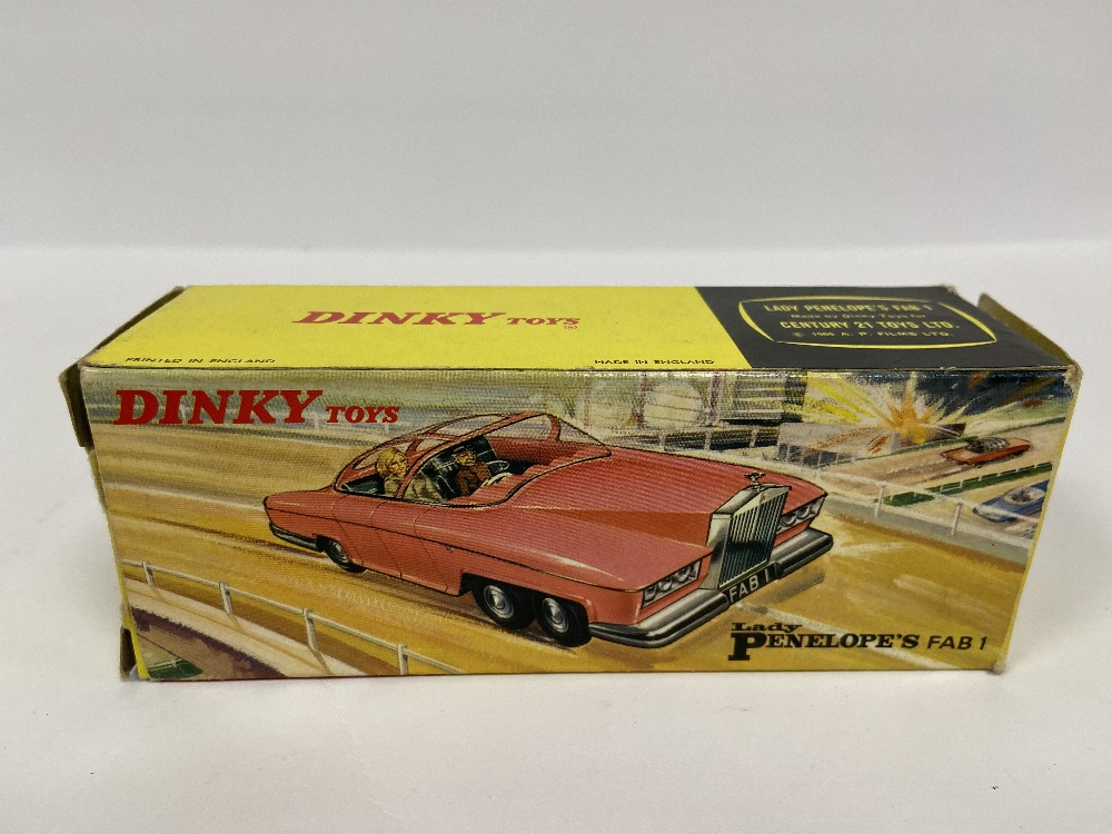 AN EARLY ISSUE DINKY TOYS 100 LADY PENELOPE FAB 1 FROM THUNDERBIRDS, IN ORIGINAL BOX - Image 2 of 4