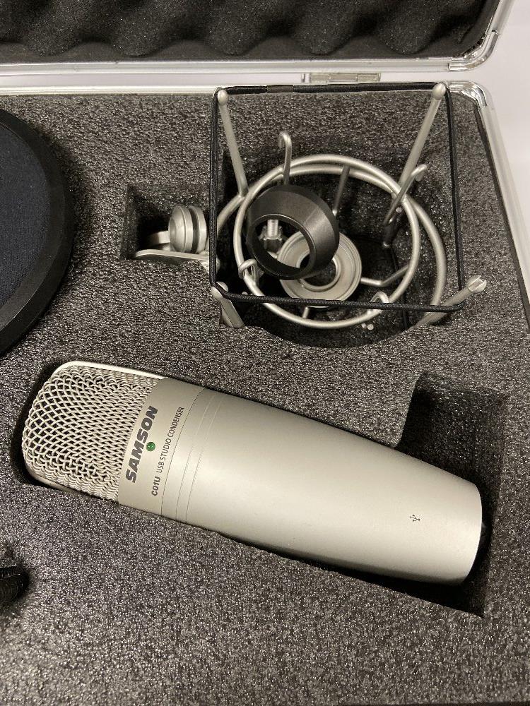 A SAMSUNG C01U USB STUDIO CONDENSER MICROPHONE IN ORIGINAL FITTED METAL CASE WITH ACCESSORIES - Image 3 of 4