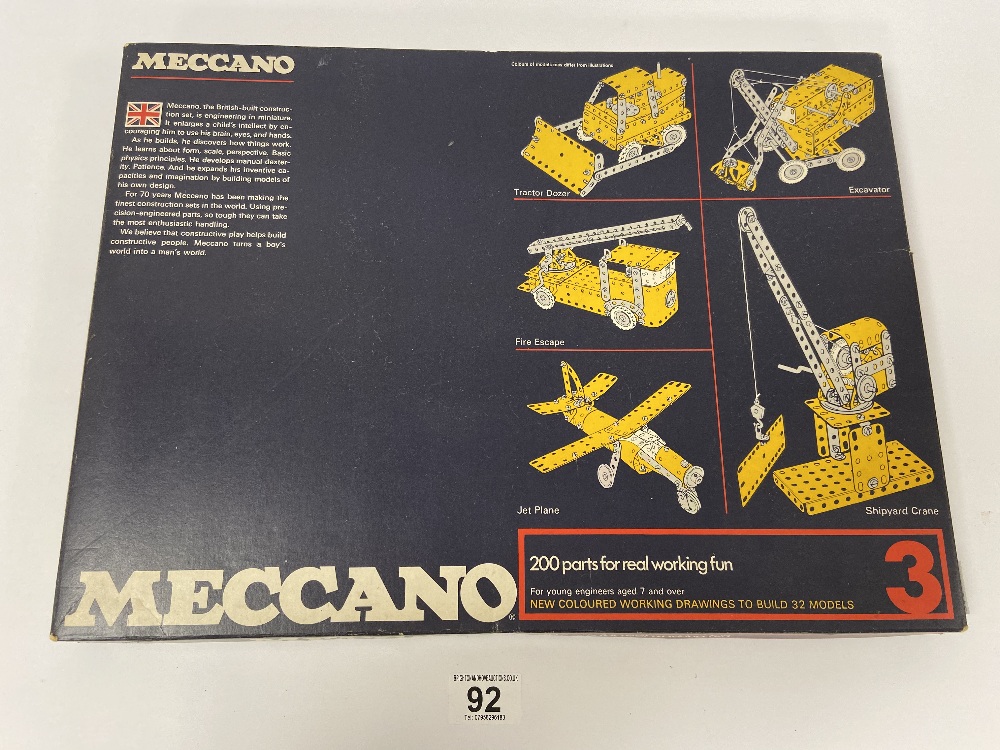 A VINTAGE MECCANO SET 3 '200 PARTS FOR REAL WORKING FUN' IN ORIGINAL BOX
