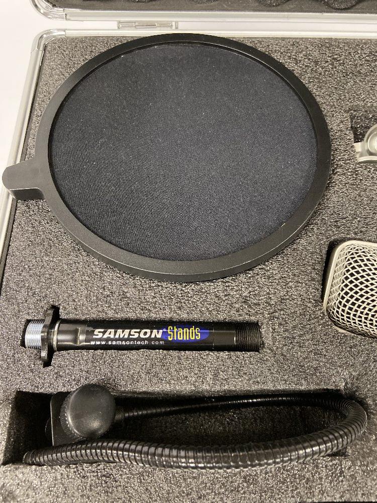 A SAMSUNG C01U USB STUDIO CONDENSER MICROPHONE IN ORIGINAL FITTED METAL CASE WITH ACCESSORIES - Image 4 of 4