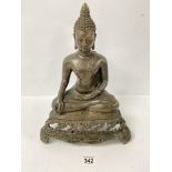AN ORIENTAL BRONZE FIGURE OF BUDDHA IN A SEATED POSITION, RAISED UPON A THREE FOOTED BASE, 40CM