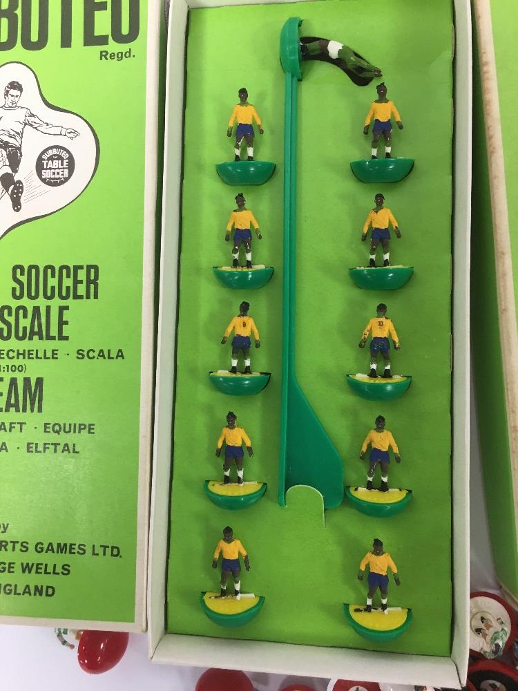 A COLLECTION OF SUBBUTEO TABLE SOCCER TOYS, INCLUDING; CONTINENTAL DISPLAY EDITION, A MATCH SCORE - Image 17 of 21