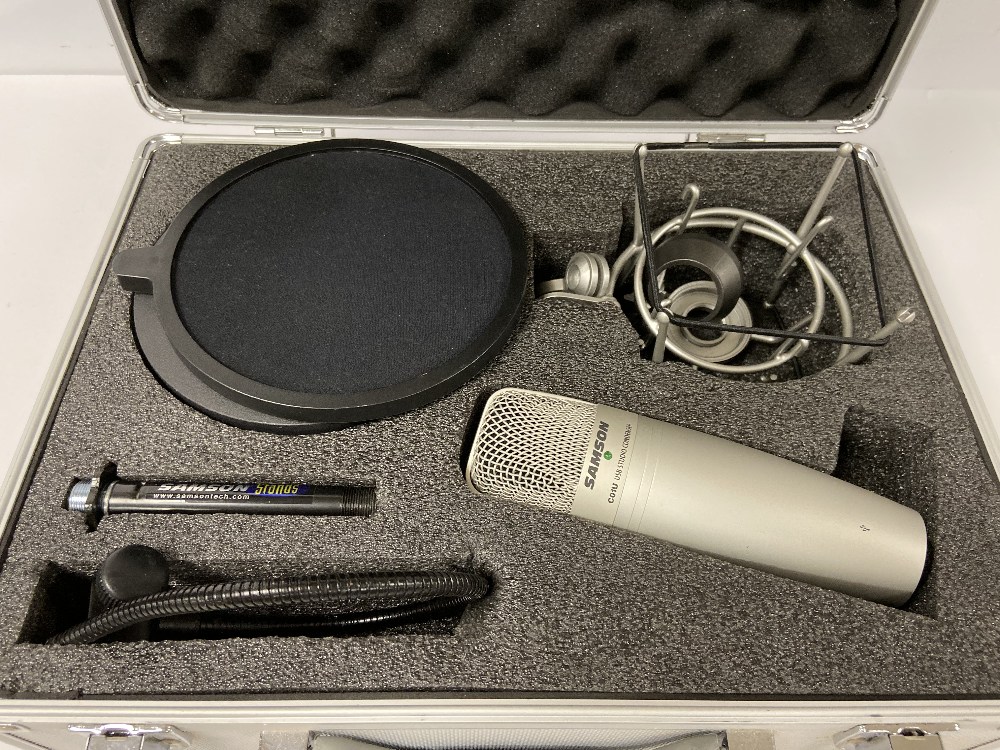 A SAMSUNG C01U USB STUDIO CONDENSER MICROPHONE IN ORIGINAL FITTED METAL CASE WITH ACCESSORIES - Image 2 of 4