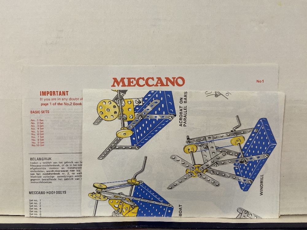 A VINTAGE MECCANO SET 3 '200 PARTS FOR REAL WORKING FUN' IN ORIGINAL BOX - Image 6 of 6